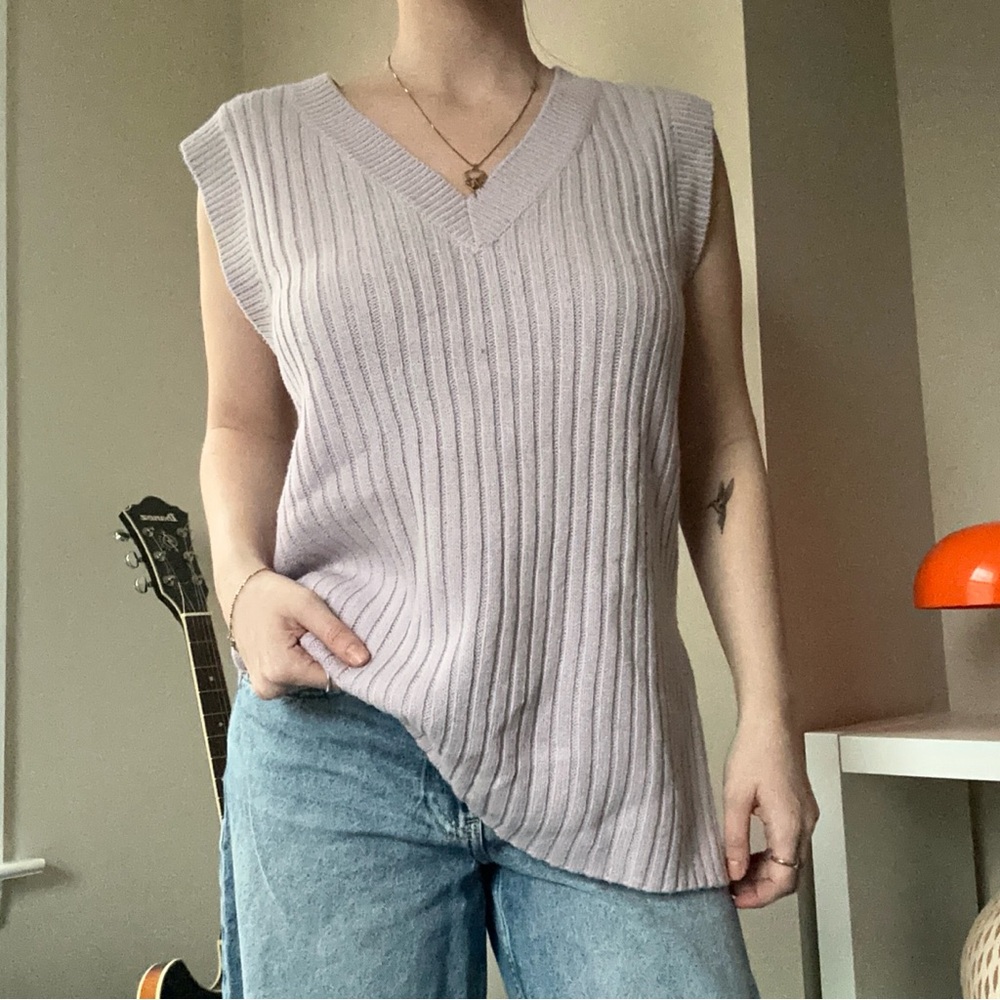 H&M Divided Ribbed V-Neck Sleeveless Top — Light Lavender